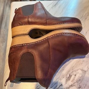 Dansko Leather ankle boots. Size 8/38. Only worn 5 times. Just not what I want.